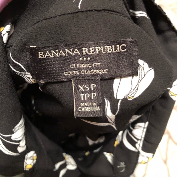 Banana Republic Classic Fit Black Blouse🌸🖤 - Picture 2 of 2